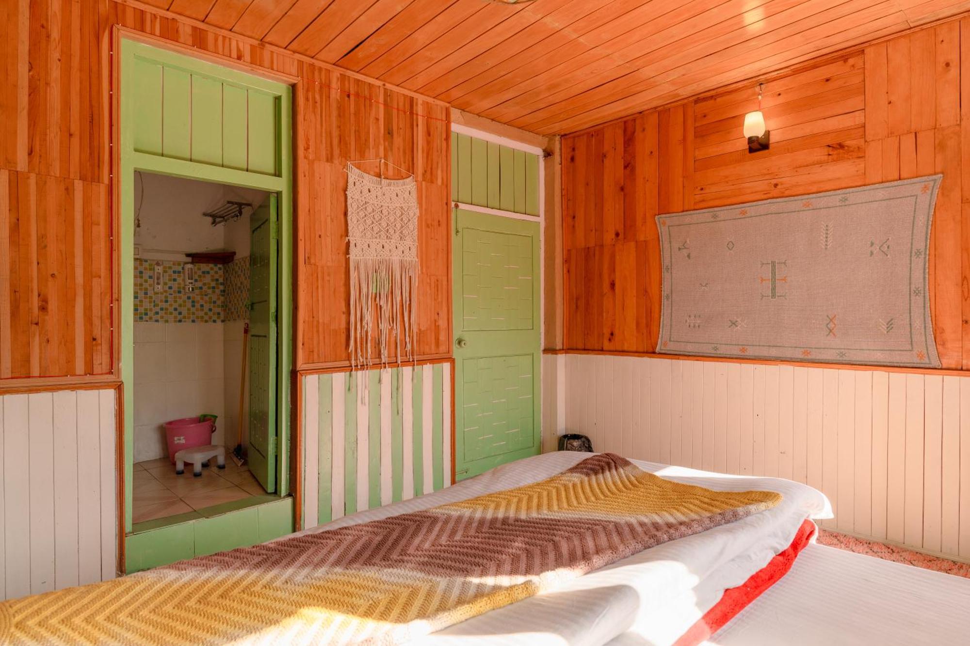 Hostel Firgun Shoja Exterior foto