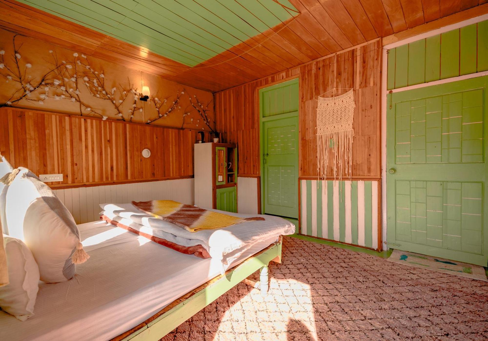 Hostel Firgun Shoja Exterior foto